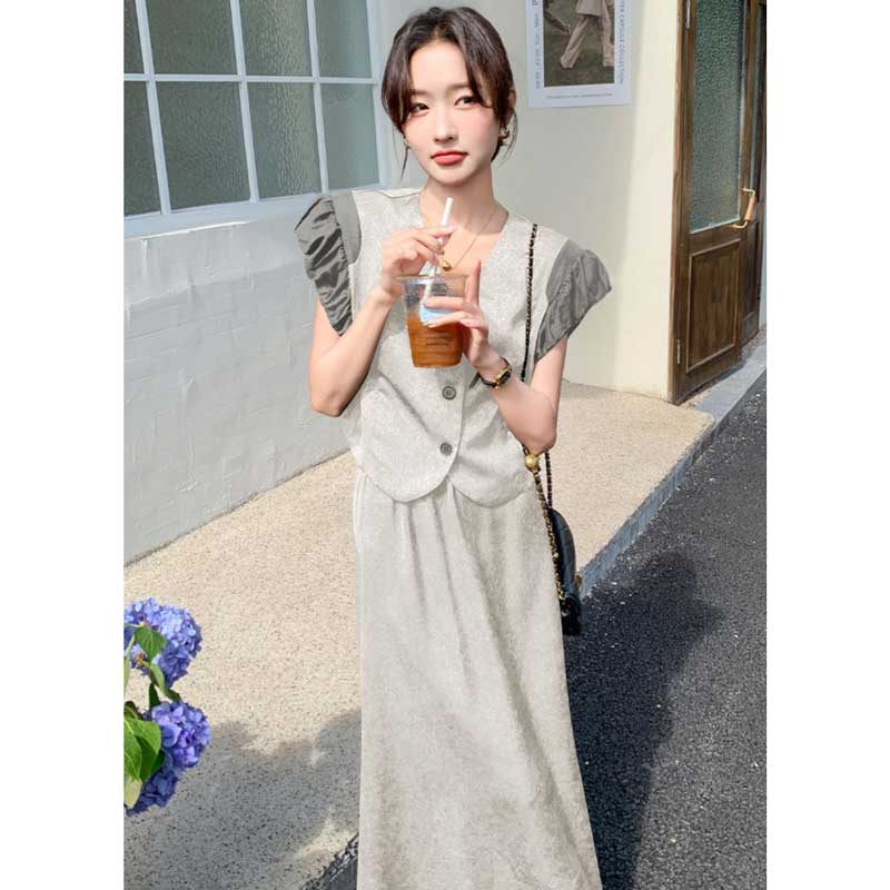 Vネックブラウス×フレアマキシスカート(2colors)