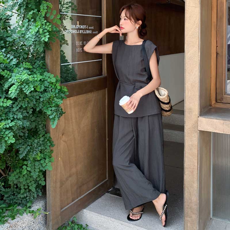 2WAYノースリーブトップス×ワイドパンツ