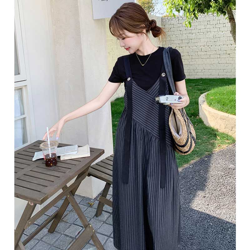 Tシャツ×ストライプ柄ワイドサロペットパンツ