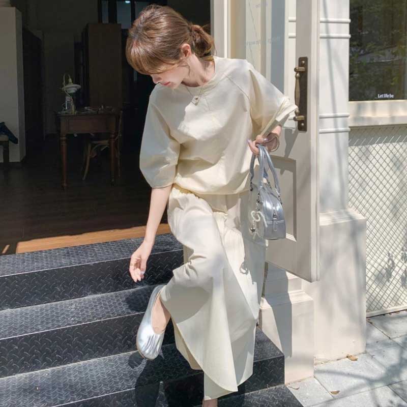 バルーン袖トップス×ボリュームスカート
