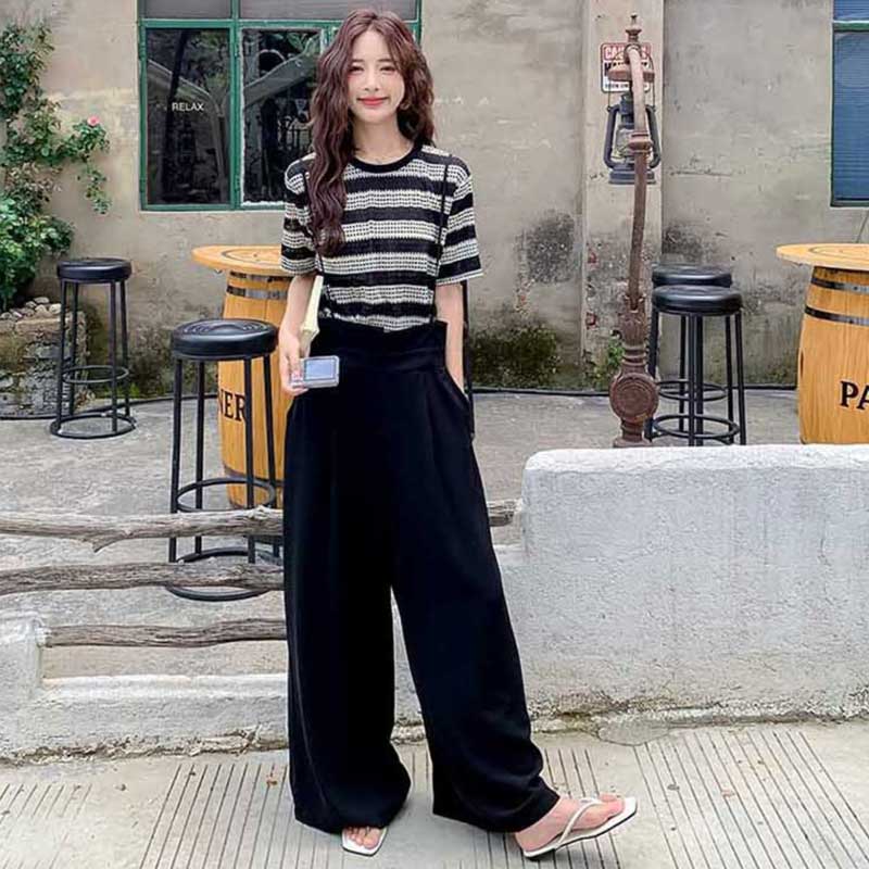 ボーダートップス×ハイウエストストラップパンツ