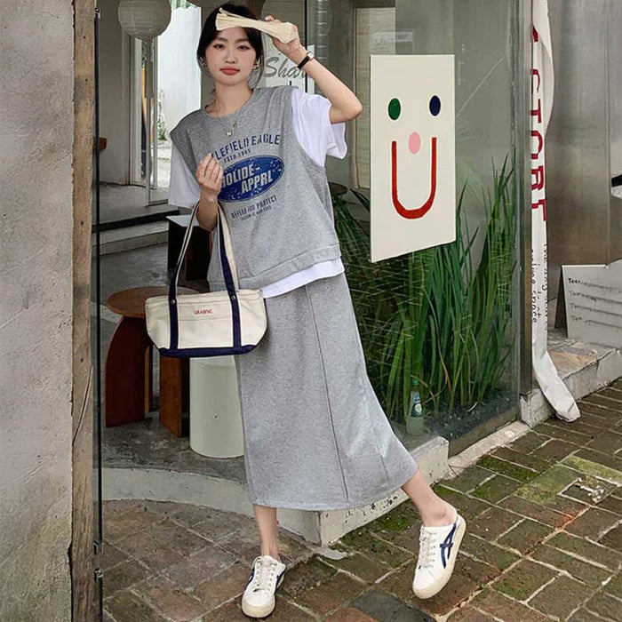 プリントロゴレイヤード風トップス×ペンシルスカート