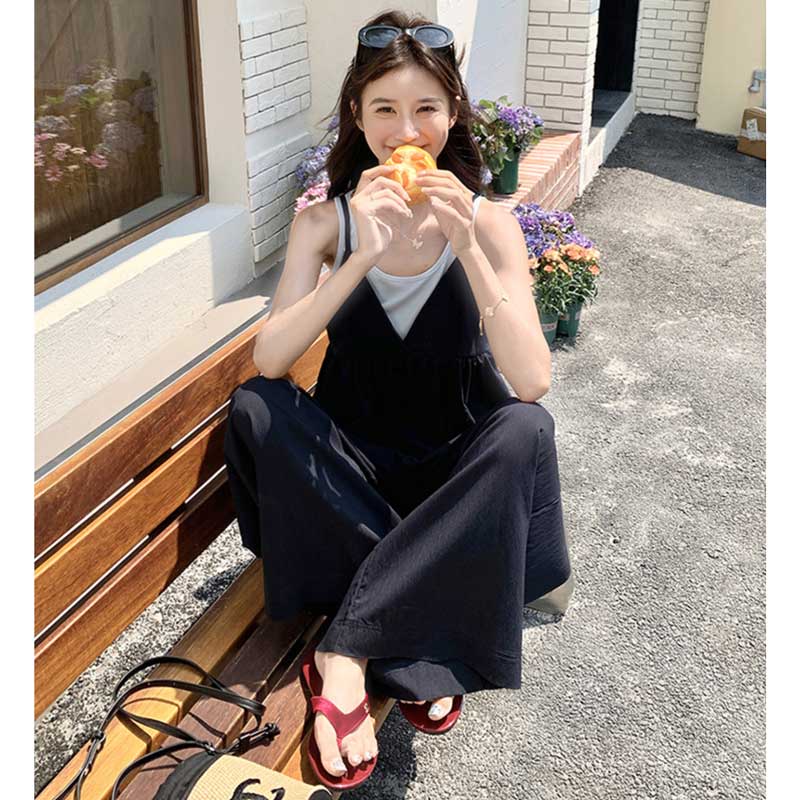 レイヤード風フリルキャミソール×ワイドパンツ