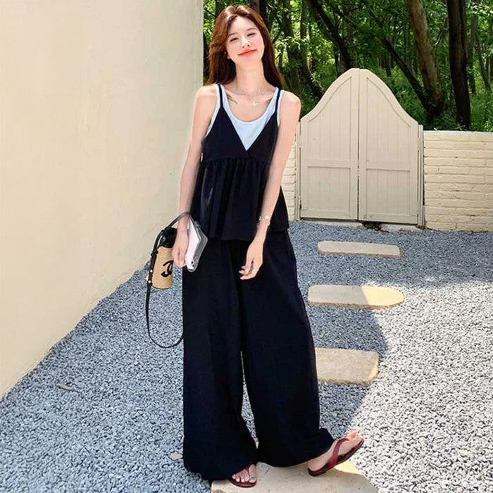 レイヤード風フリルキャミソール×ワイドパンツ