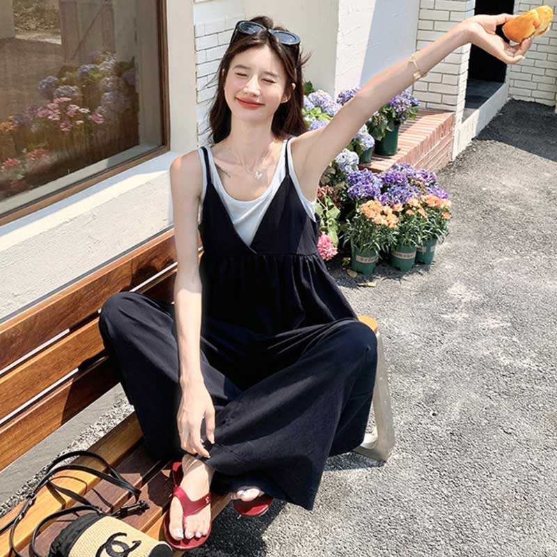 レイヤード風フリルキャミソール×ワイドパンツ