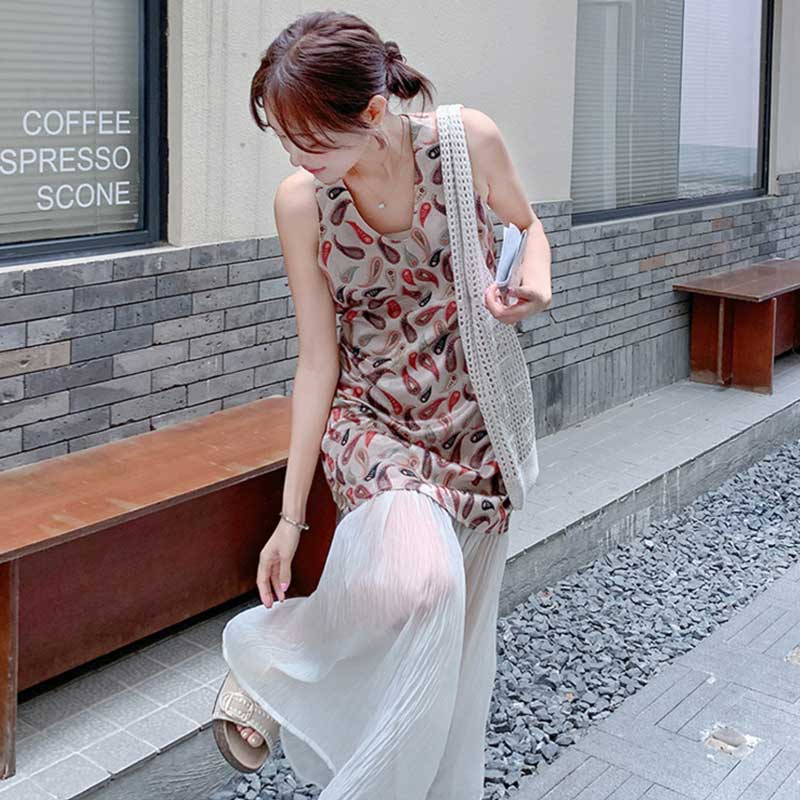 裾フレアペイズリーワンピース