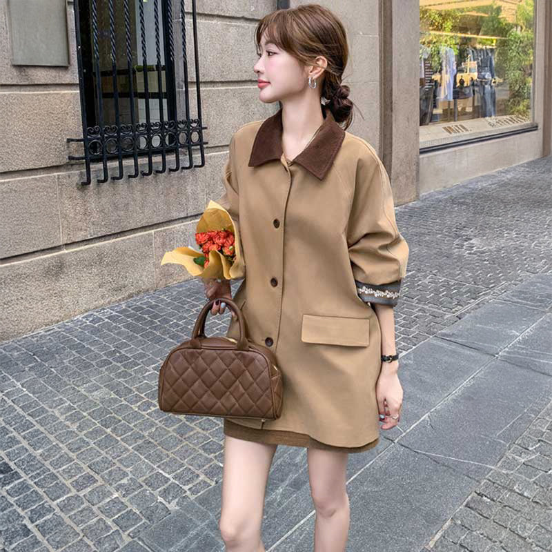 ヨーク付きミディ丈ブラウンコート