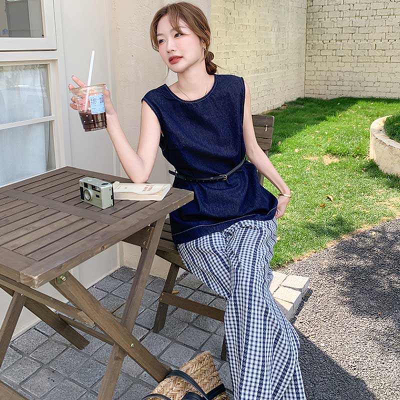 ノースリーブトップス×ギンガムチェックワイドパンツ