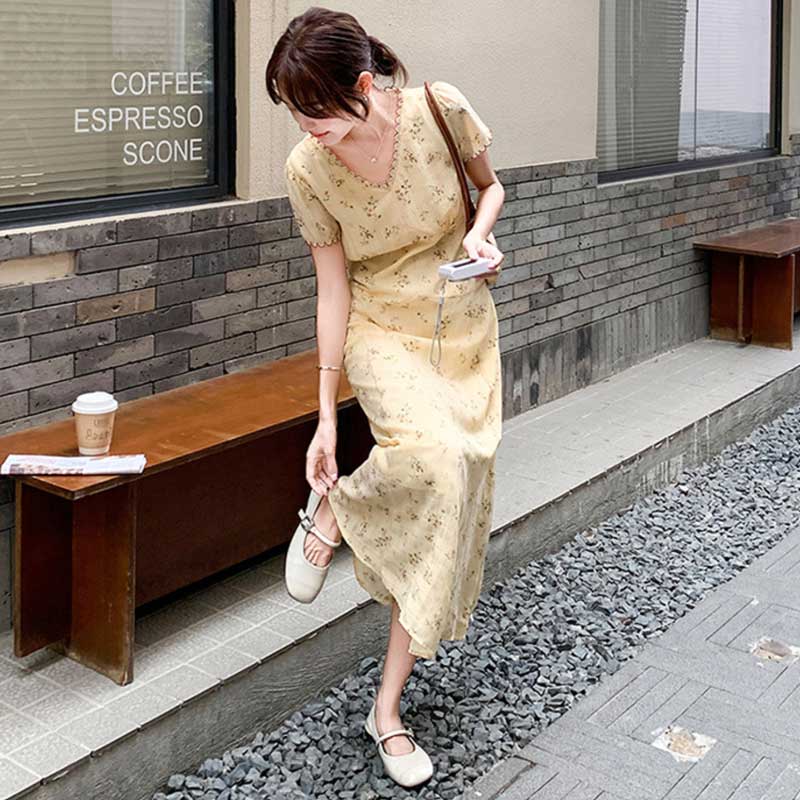 Vネック小花柄ロングワンピース