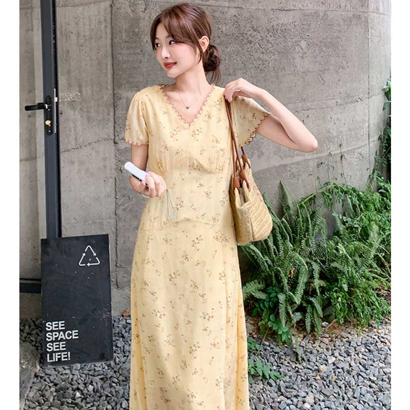 Vネック小花柄ロングワンピース