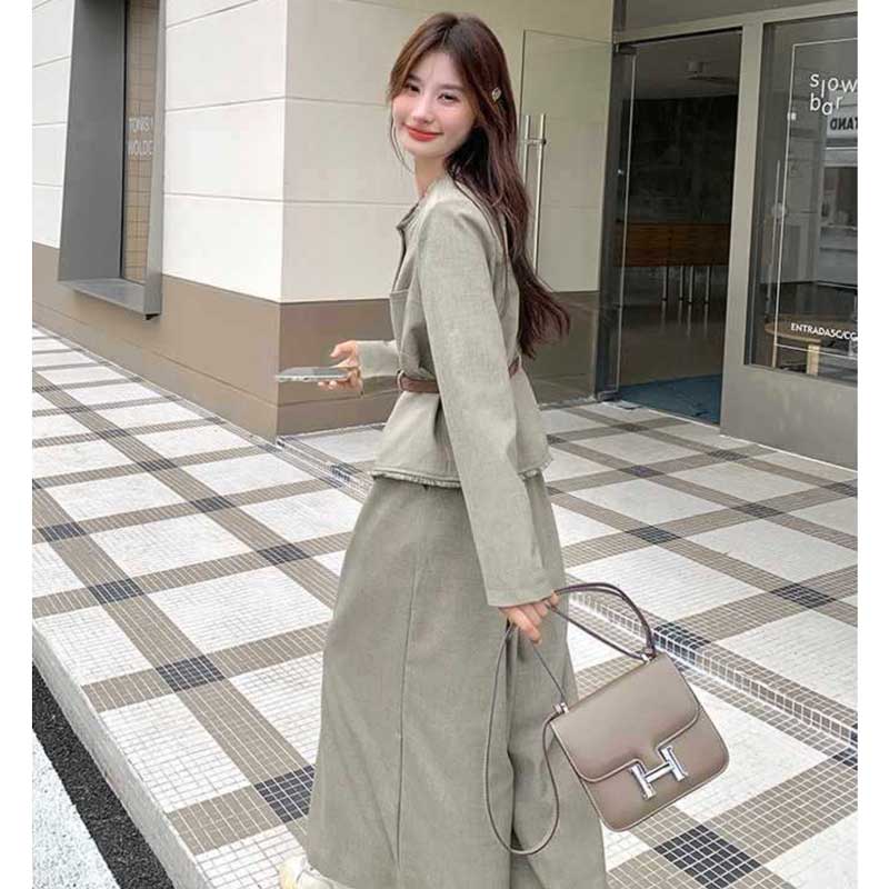 ベルト付きジャケット×ガウチョパンツ