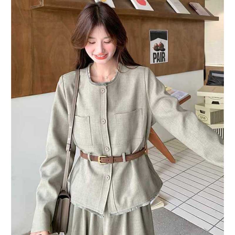 ベルト付きジャケット×ガウチョパンツ