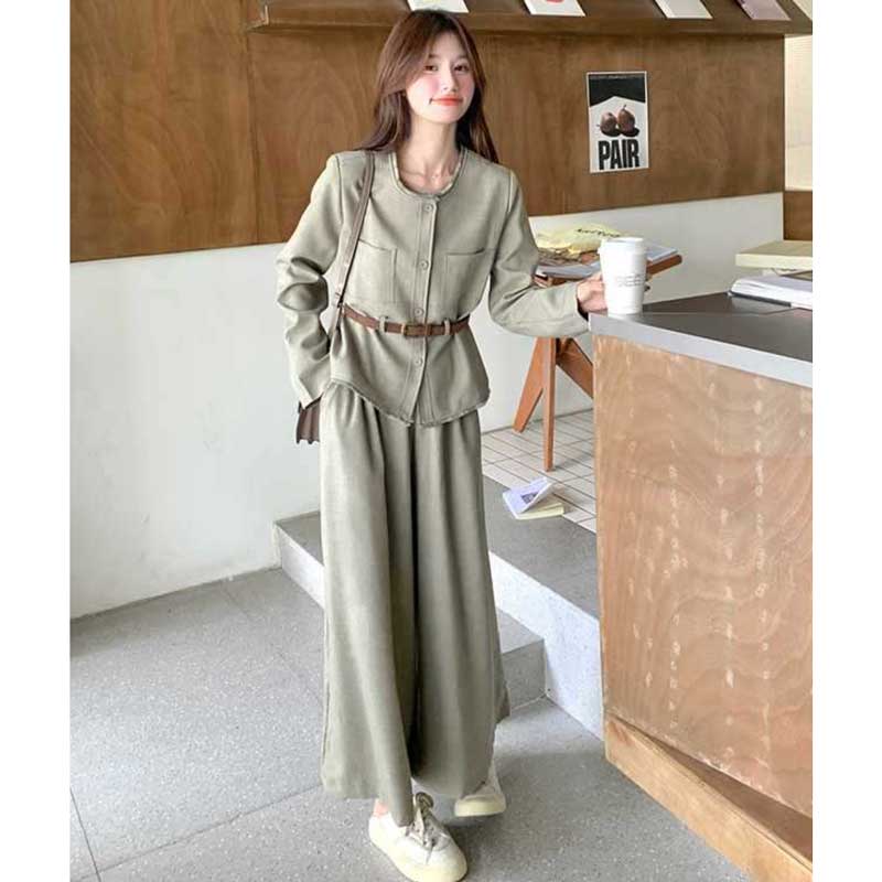 ベルト付きジャケット×ガウチョパンツ