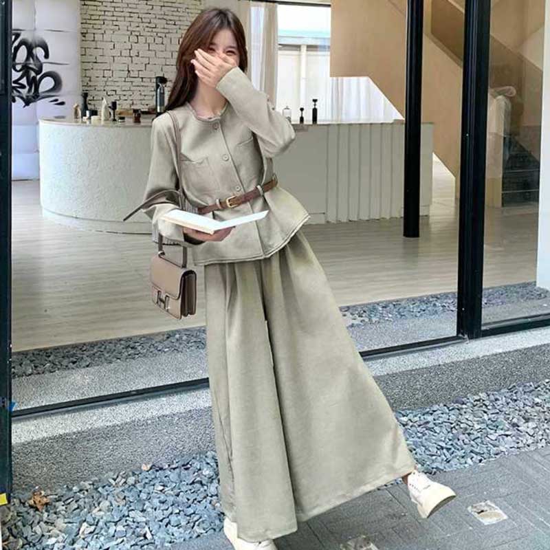 ベルト付きジャケット×ガウチョパンツ