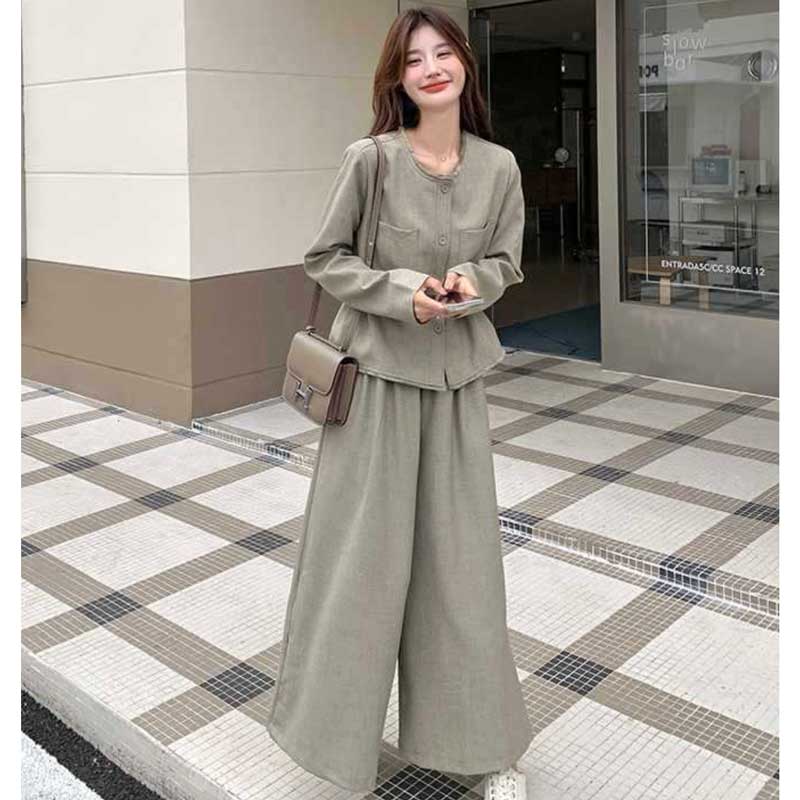 ベルト付きジャケット×ガウチョパンツ