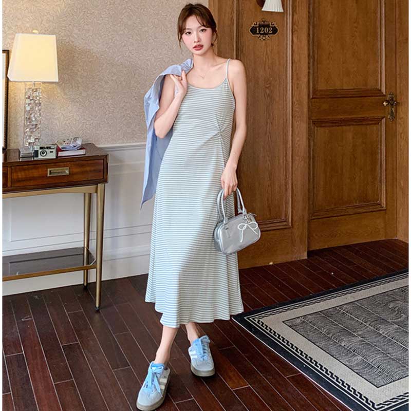 バックスリットシャツ×ボーダーワンピース