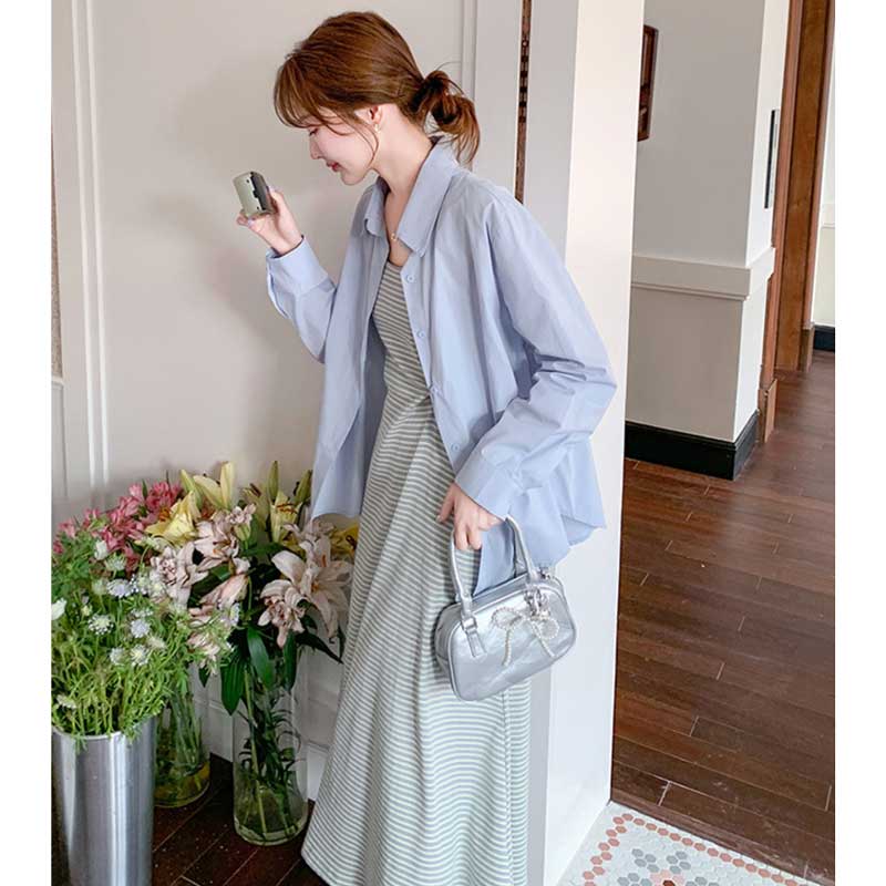 バックスリットシャツ×ボーダーワンピース