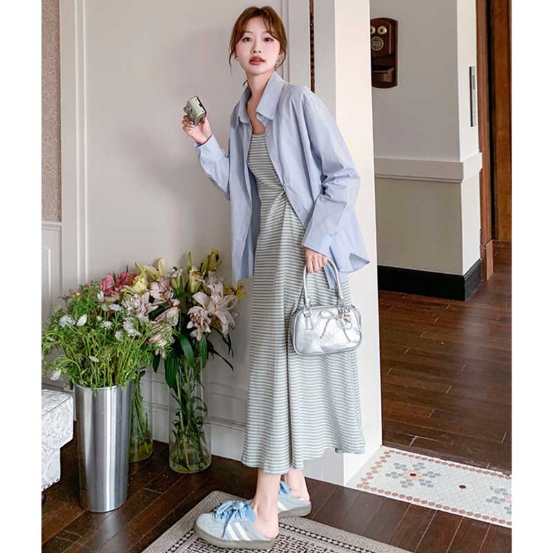 バックスリットシャツ×ボーダーワンピース