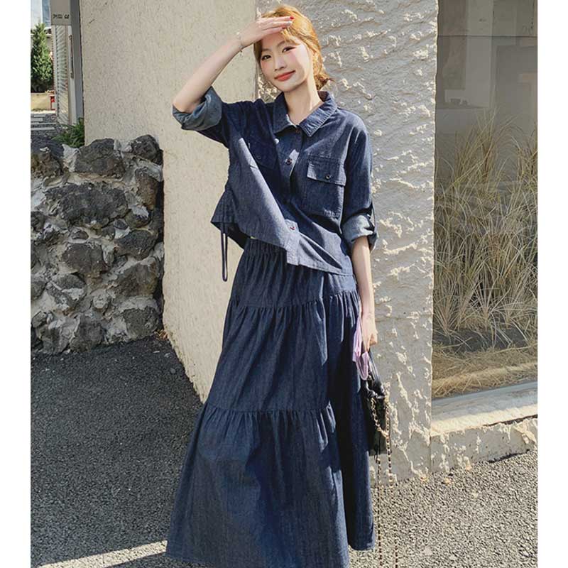 デニムシャツ×ティアードロングスカート