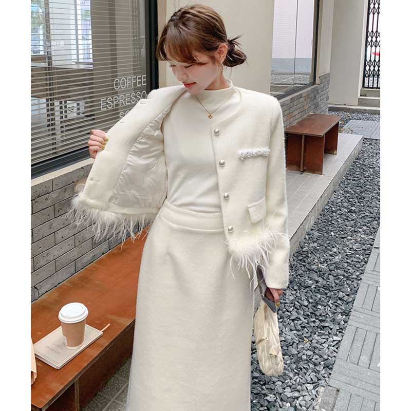 ファー付きノーカラージャケット×ロングスカート