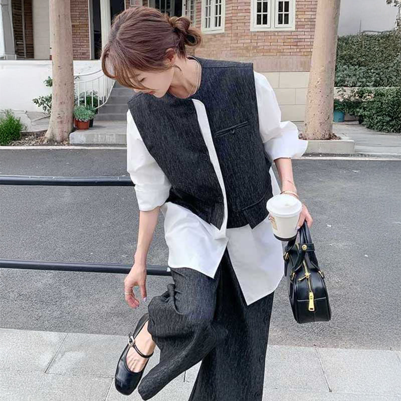 レイヤード風ブラウス×ワイドクロップドパンツ