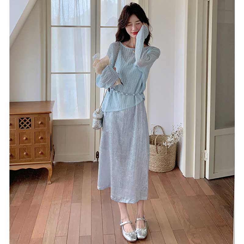 シアーニット×シャイニーキャミワンピース