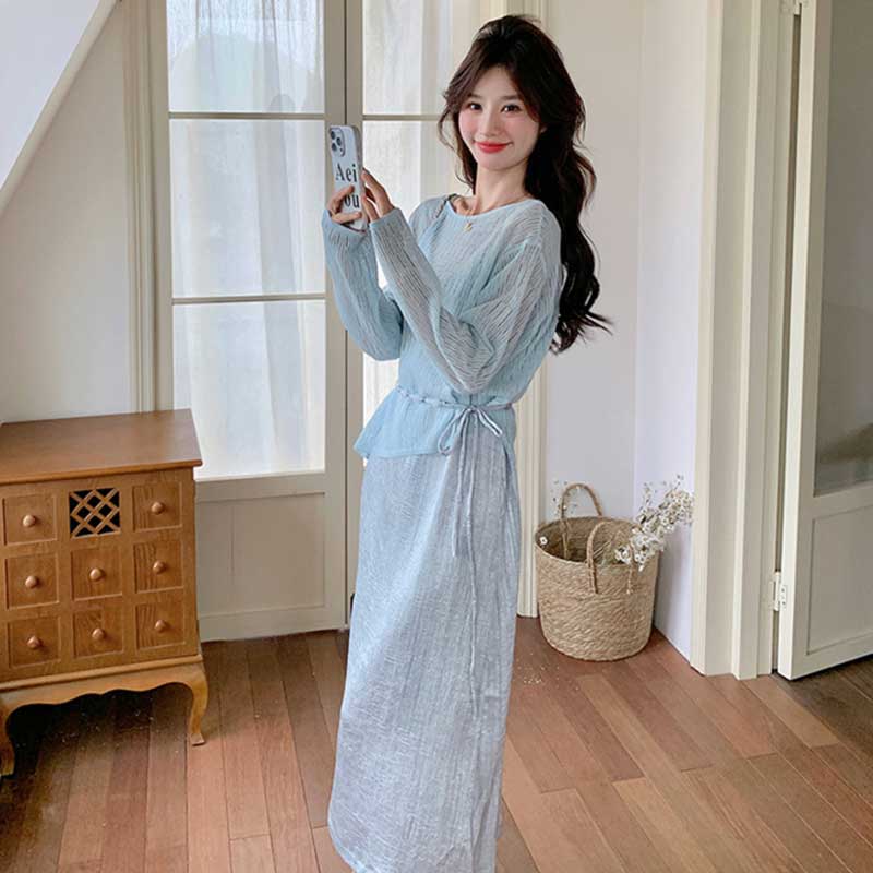 シアーニット×シャイニーキャミワンピース