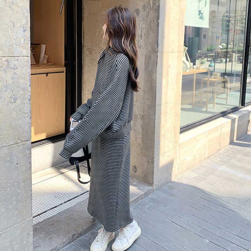 ボーダーハーフジップトップス×ロングスカート