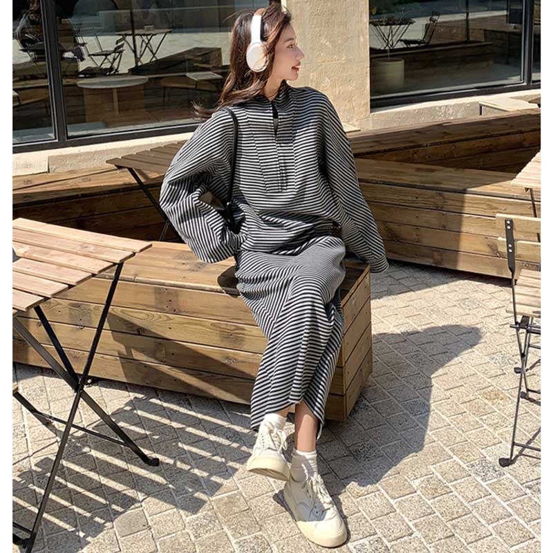 ボーダーハーフジップトップス×ロングスカート