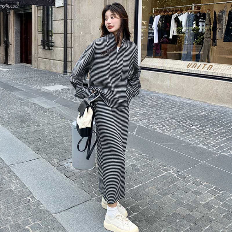 ボーダーハーフジップトップス×ロングスカート