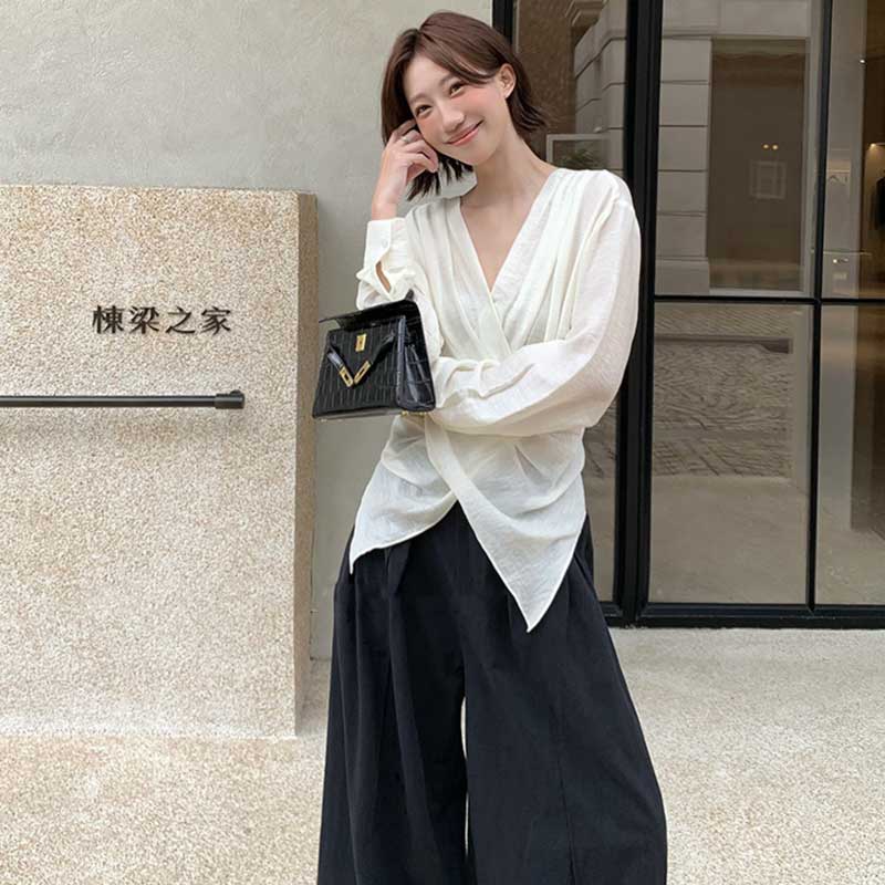 クロスドレープVネックブラウス