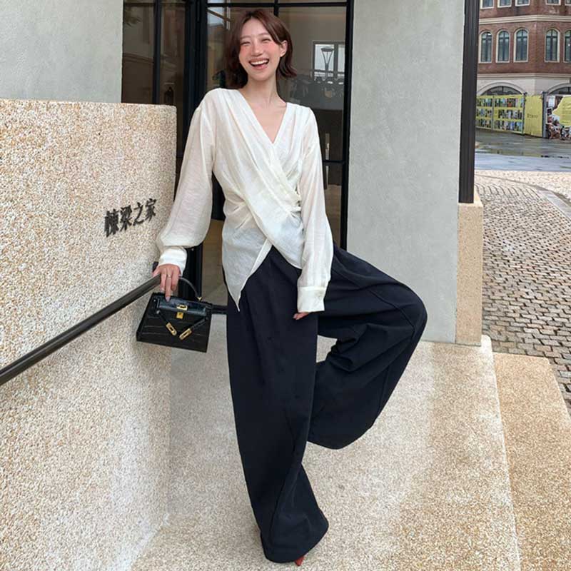 クロスドレープVネックブラウス