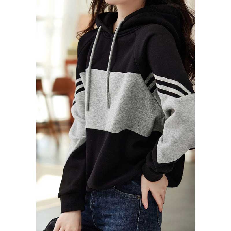 スポーティ切り替えパーカー