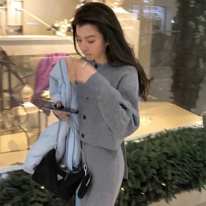 ショート丈カーディガン×ウエストマークワンピース