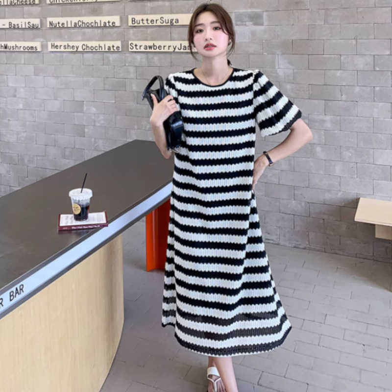 フレアスリーブギザギザボーダーマキシワンピース