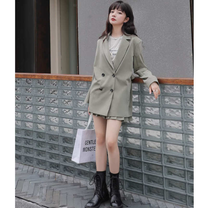 ロングテーラードダブルジャケット×プリーツミニスカート