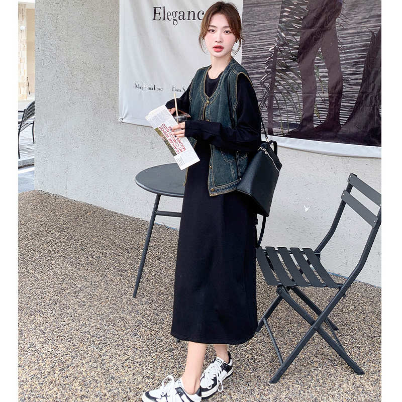 デニムベスト×マキシTシャツワンピース