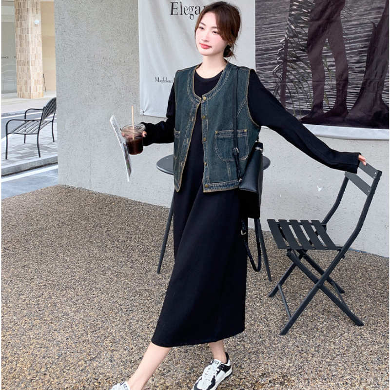 デニムベスト×マキシTシャツワンピース