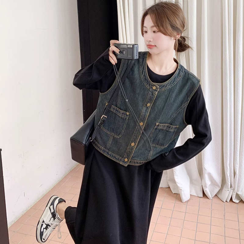 デニムベスト×マキシTシャツワンピース