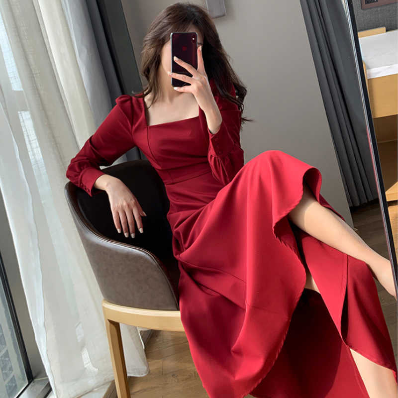 バックオープンスクエアネックレッドロングワンピース