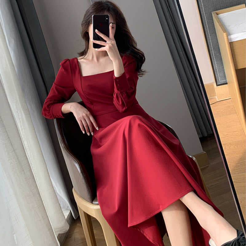 バックオープンスクエアネックレッドロングワンピース