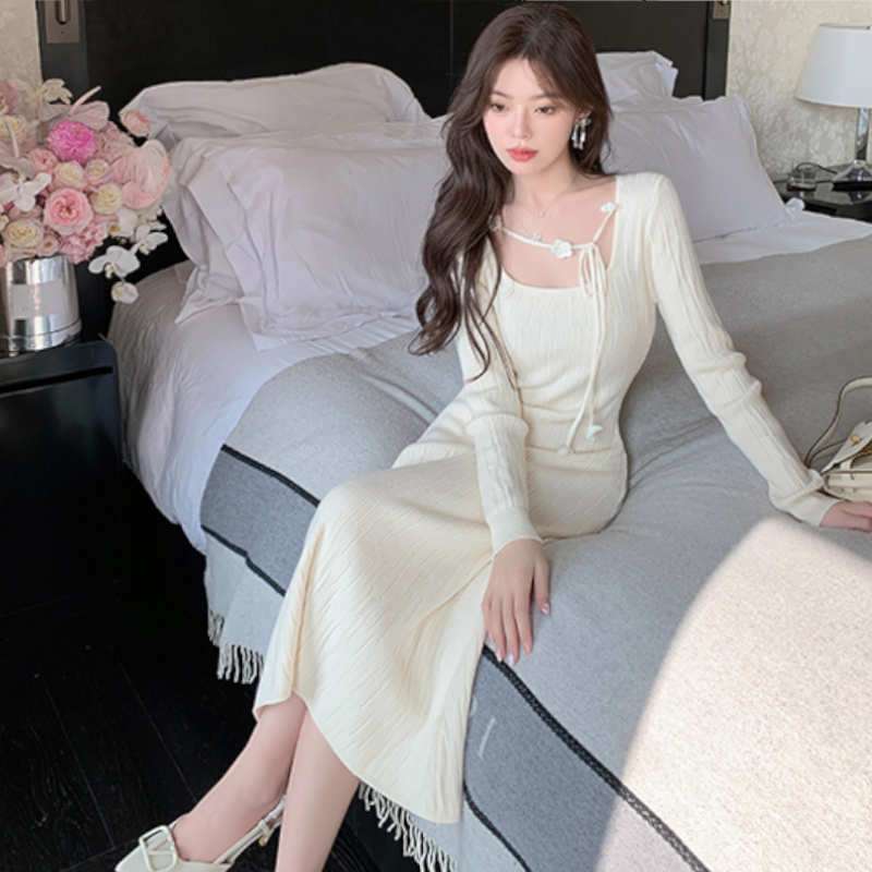 フラワーチョーカーコンビスクエアネックニットワンピース