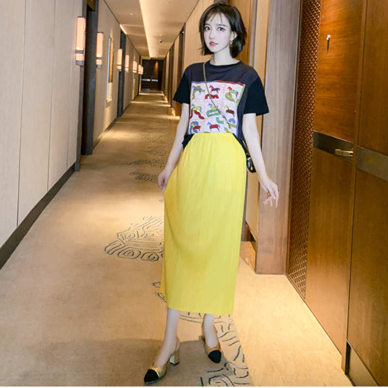 ホースプリントTシャツ×プリーツイエローナロースカート【上下別売り可】