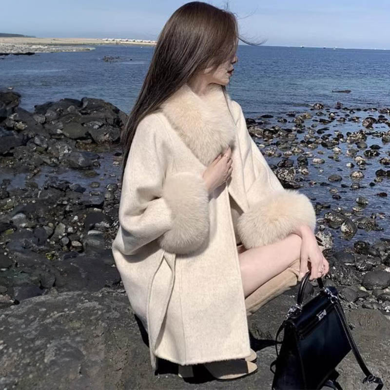 ファー付きドルマンコート