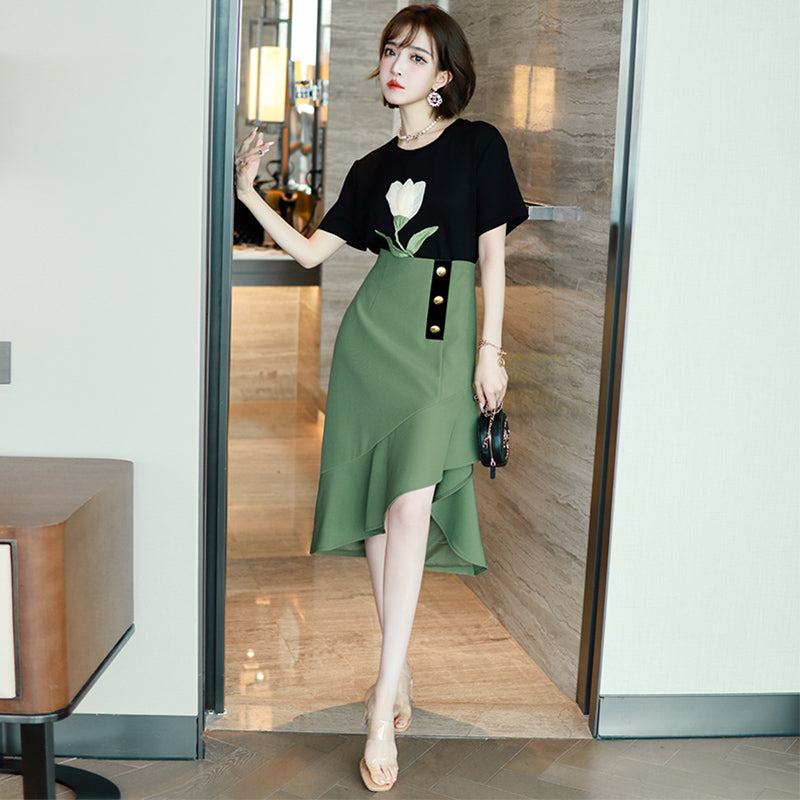 花モチーフTシャツ×ウエストコンシャスイレヘムマーメイドスカート【上下別売り可】