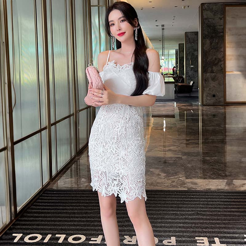 オフショルダーレースワンピース