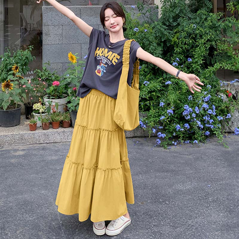 プリントTシャツ×ティアードスカート