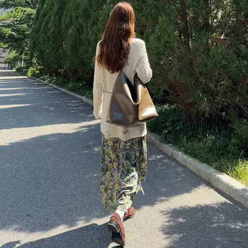 鍵編みニット×フラワーキャミソールワンピース