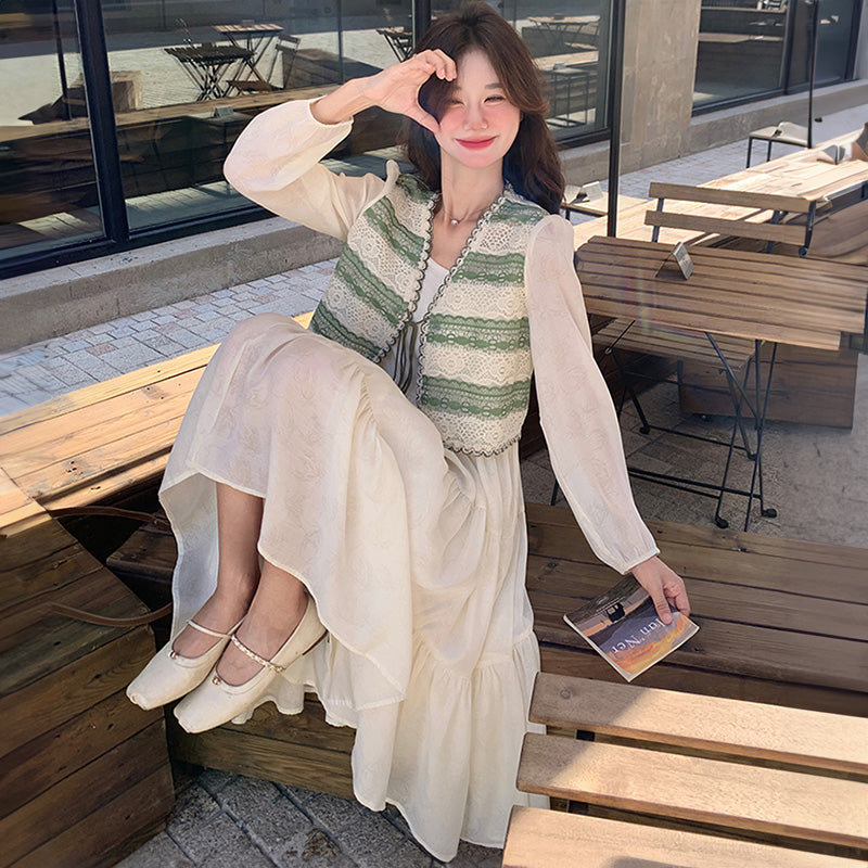 グリーンボーダーカーディガン×キャミソールワンピース