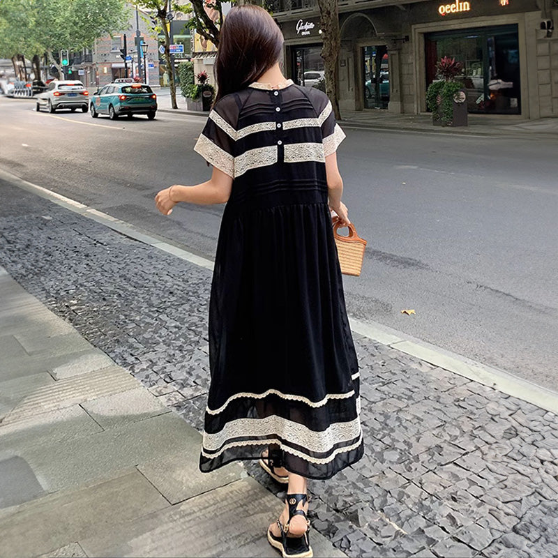 レースボーダーワンピース